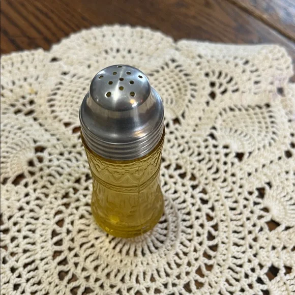 Vintage Yellow depression Glass salt Shaker with Silver Lid - Picture 2 of 3
